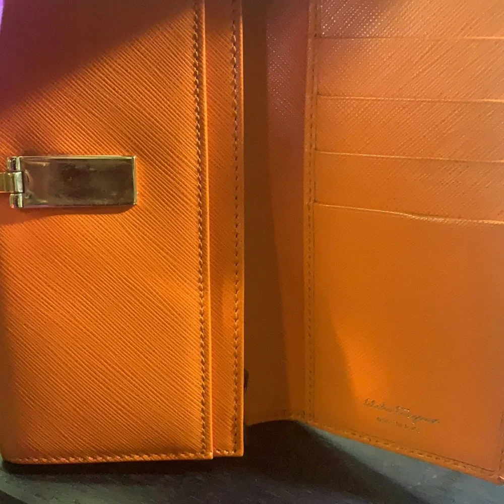 💗SALE💗 Salvatore‎ Ferragamo leather wallet